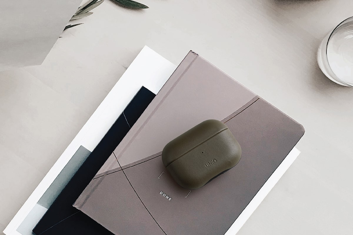 کاور ایرپاد پرو یونیک | Uniq Terra Geniune Leather AirPods Pro Case 1 کاور ایرپاد پرو یونیک | Uniq Terra Geniune Leather AirPods Pro Case