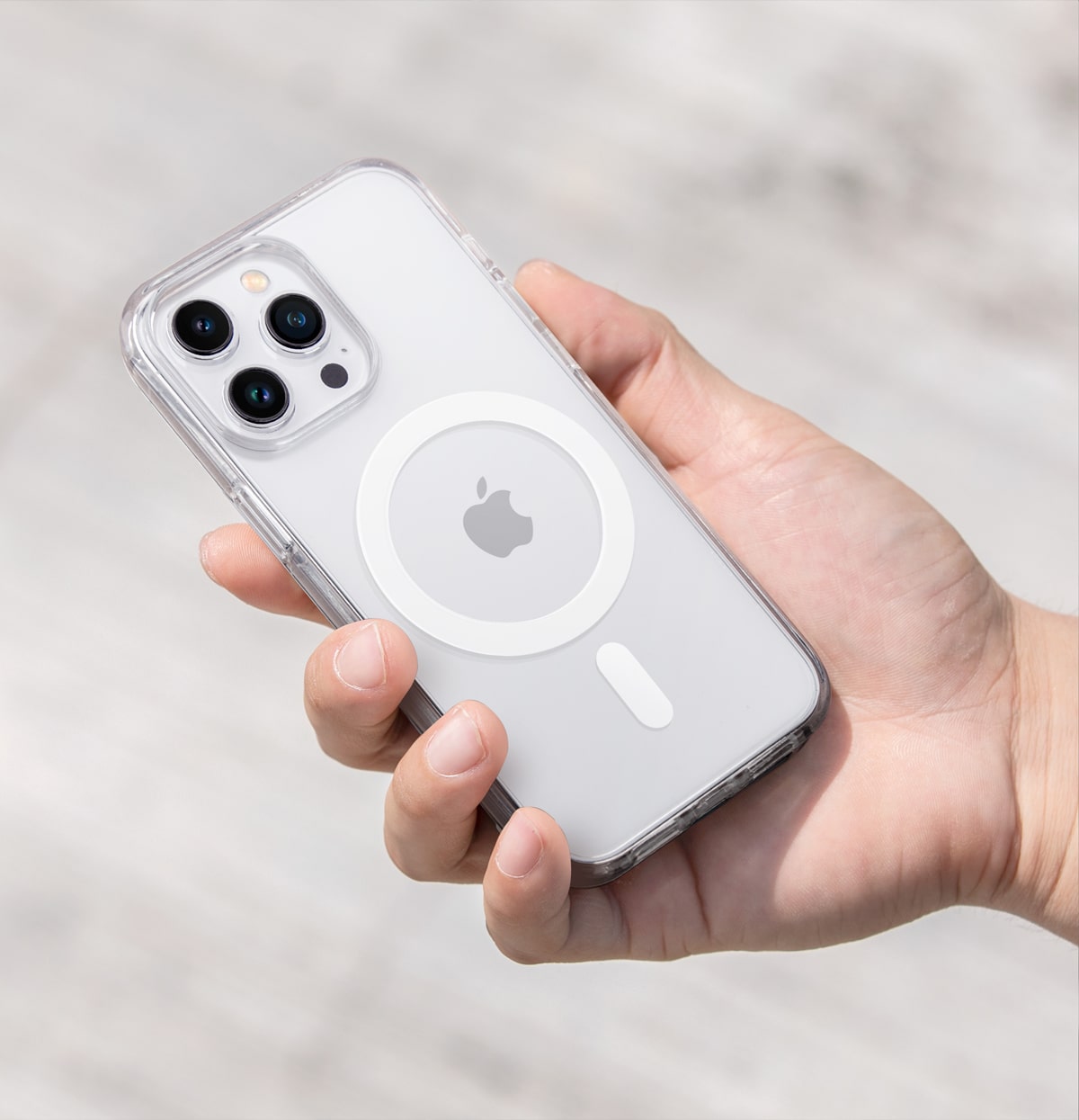 قاب آیفون 14 پرو مکس برند یونیک Uniq Clarion Case for iPhone 14 Pro Max فروشگاه اسپيگن ایران