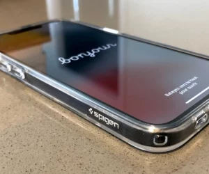 Spigen-iPhone-13-Ultra-Hybrid-Mag-case-01